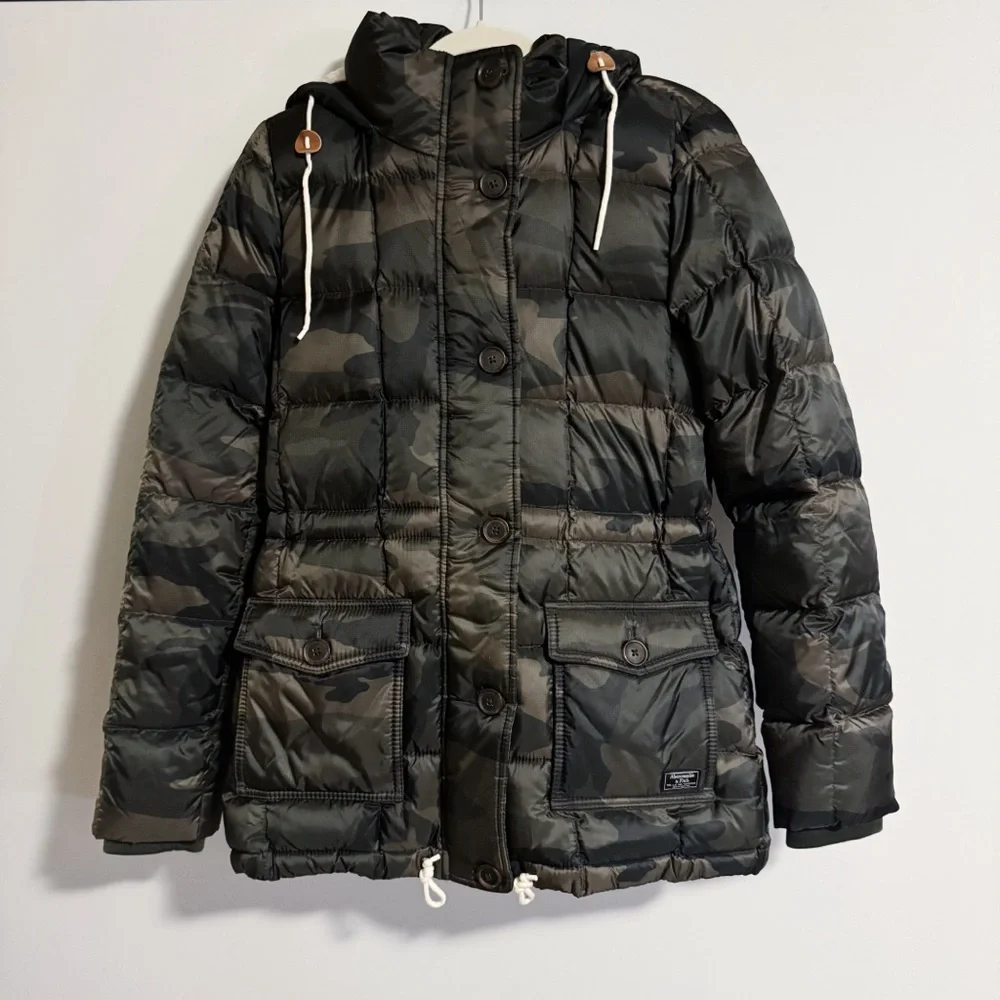 Abercrombie & Fitch - Camouflage Puffer Jacket